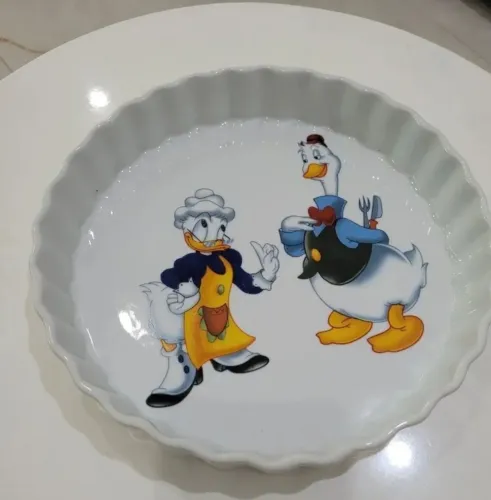 Forma De Torta Planeta Deagostini A Mesa Com Disney