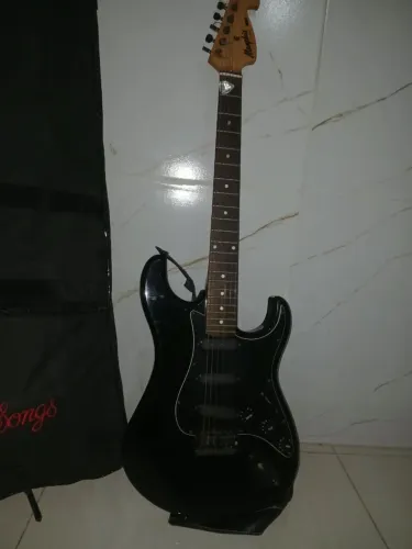 Guitarra Memphis 32