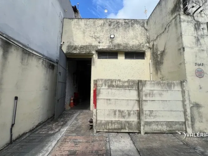 GALPÃO COM 175M²