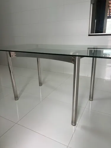 Vendo mesa para seis cadeiras