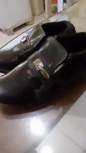 Vende-se sapato social infantil N? 26 apenas 40$