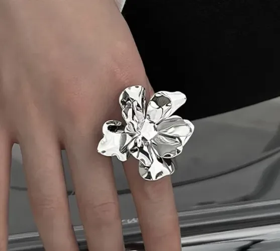 Anel Flor de metal ajustável novo