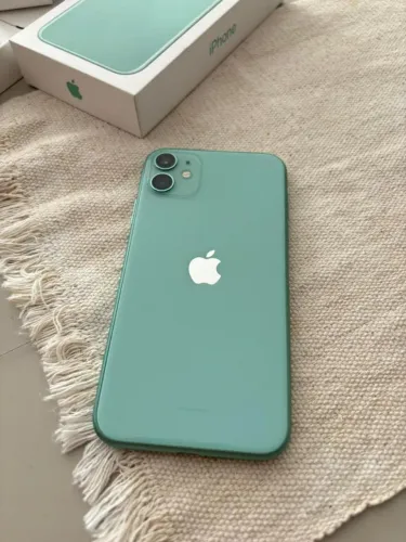 iPhone 11 64gb! Otimo estado, acompanha caixa e acessórios.