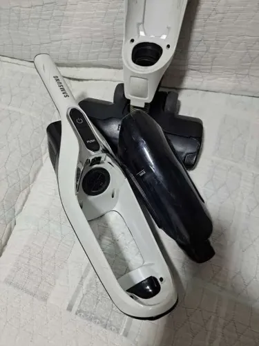 Aspirador de pó vertical Samsung POWERstick VS6000 (LER ANÚNCIO)