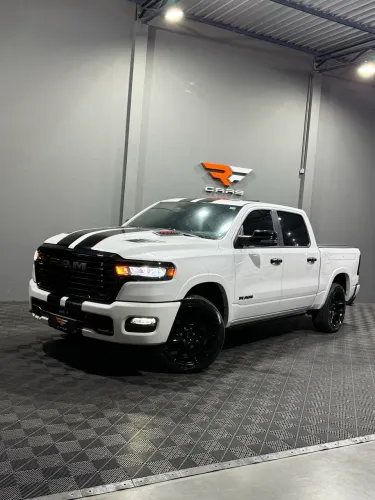 Ram 1500 Laram. Night ED. Bi-TB 3.0 4X4 Aut. 2025