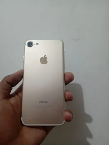 iPhone 7 dourado