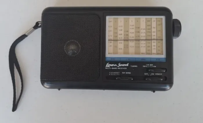 Rádio AM FM SW1~7 MW LW Ondas Curtas, médias e longas Lenoxx Sound AC-100