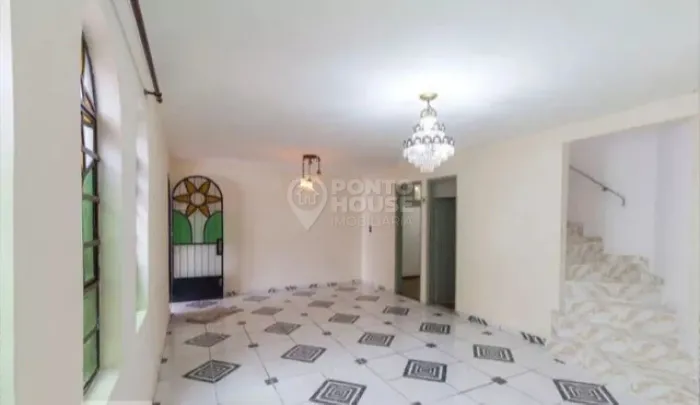Sobrado à venda no Jabaquara, 75m², 3 dormitórios, 1 suíte e 3 vagas de garagem