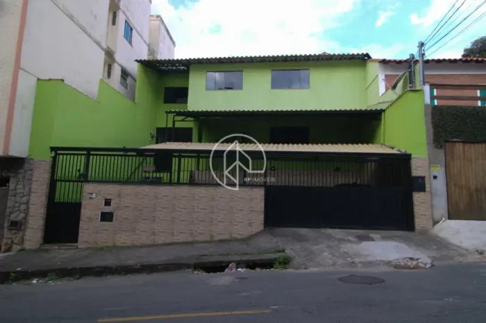 Imóvel para venda possui 225 metros quadrados com 6 quartos em São Mateus - Juiz de Fora -