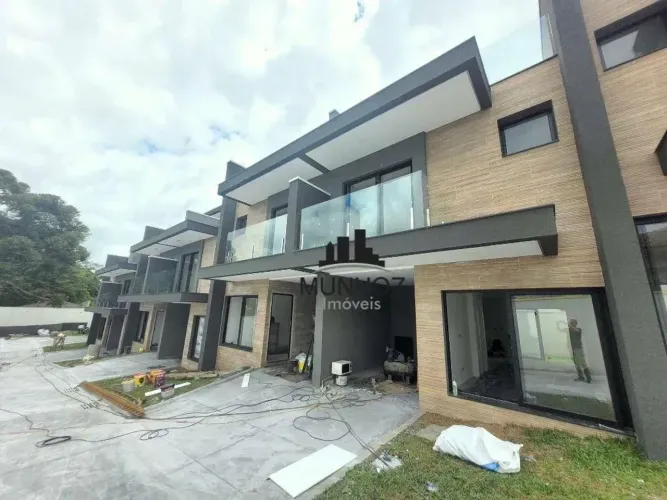 Sobrado com 3 dormitórios à venda, 134 m² por R$ 1.019.900,00 - Santa Felicidade - Curitib