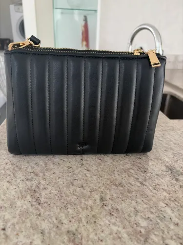 Bolsa preta Parfois, comprada na Europa