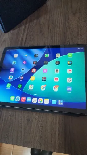 iPad Air 5 (M1) + suporte a eSIM