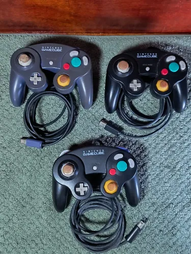 LOTE DE 3 CONTROLES GAME CUBE NO ESTADO