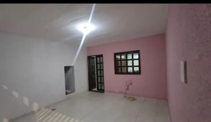 Alugo casa por trás do Nordestao do Santa Catarina 