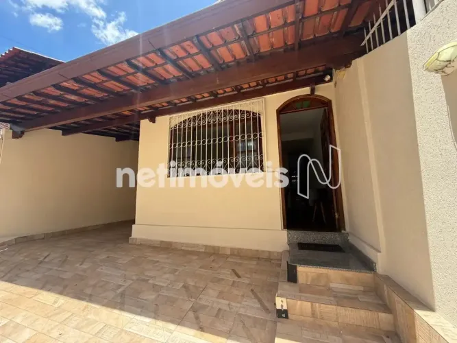 Casa geminada a venda no Castelo