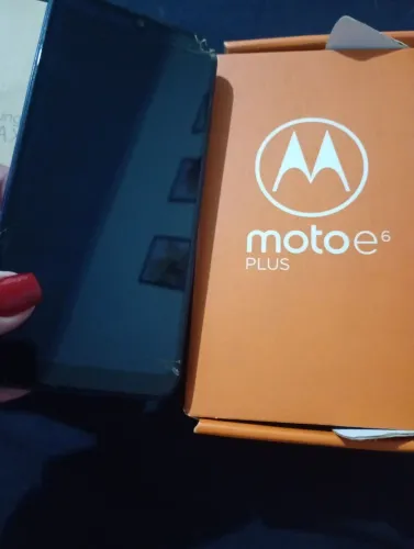 Moto E6 plus para consertar ou retirada de peças. 