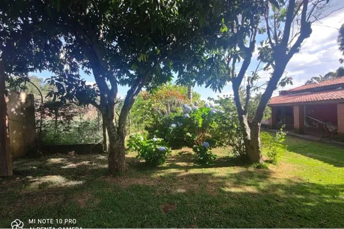 Sitio toledo minas Gerais Com uma área total 30.250,00 mil metros equivalente a 3,02,50ha 