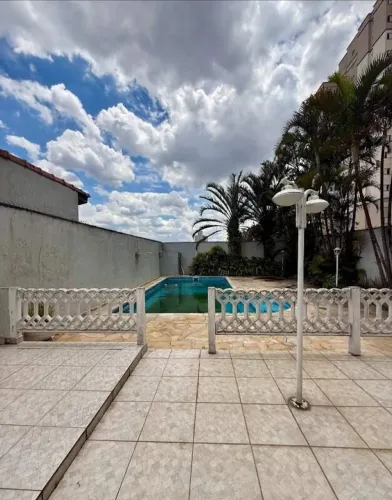 Casa à venda em Santo André (Vila Scarpelli) - 3 quartos, 3 vagas, 300 m²