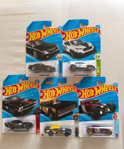 Kit Hot Wheels 5 miniaturas 