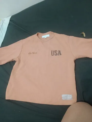 Camisa e sapato Zara infantil novo sapatos nunca asado camisa usada uma vez