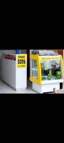 Balcão e expositor para lanchonete