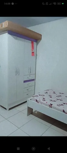 Cama e guarda roupa de Menina