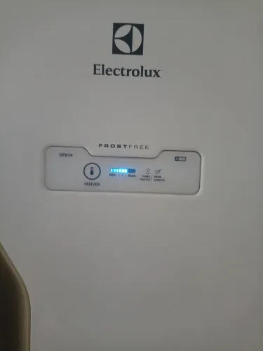 Geladeira Electrolux 310L Frost Free DFN39 - Muito