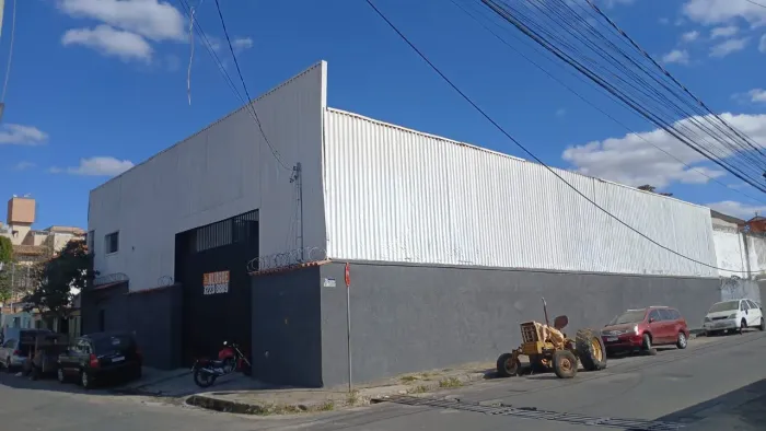 Galpão para alugar, 689 m² por R$ 15.759,48/mês - Ouro Preto - Belo Horizonte/MG