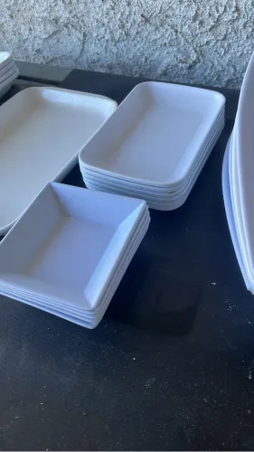 Travessas e petisqueiras