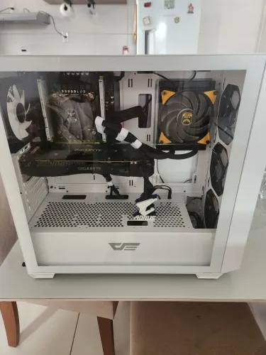 Gabinete gamer mid tower