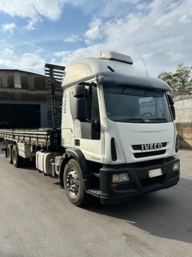 IVECO TECTOR 240E28S - 6X2 - 2014 - CARROCERIA ABERTA