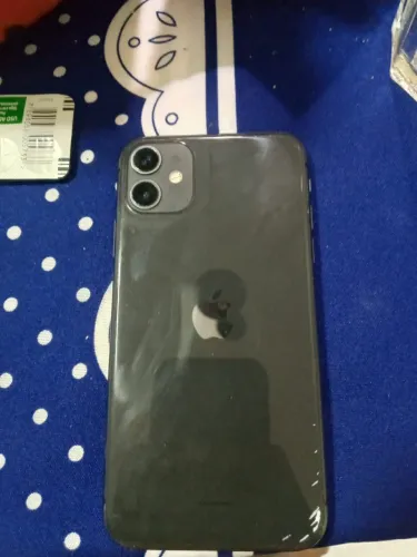 IPHONE 11  /Bateria 70 porcento / cor : preto 