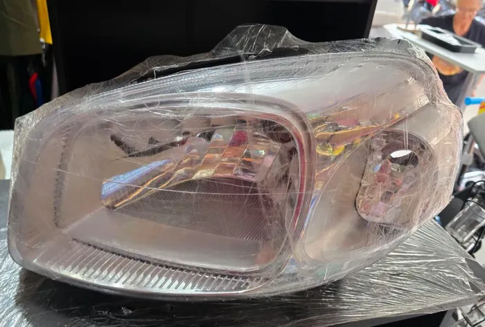 Farol de carro Fiat .
