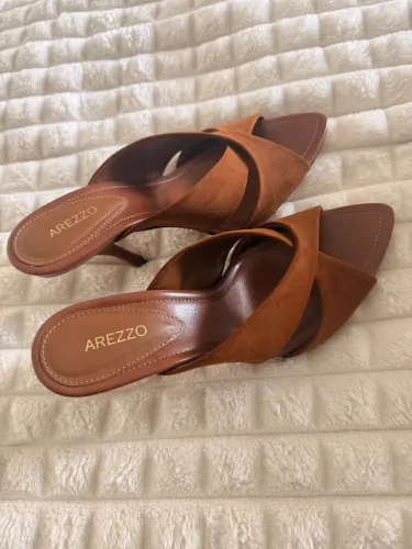 Vende se sandália Arezzo