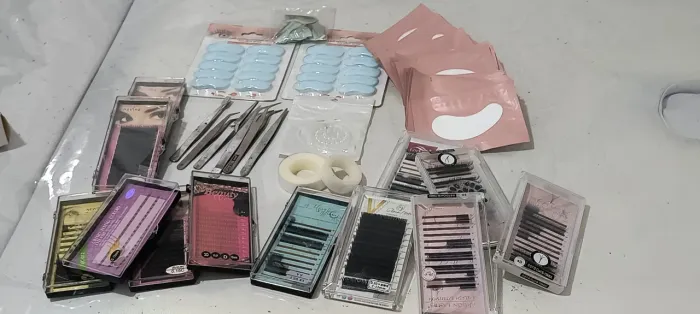 Produtos usados alongamento de cílios 