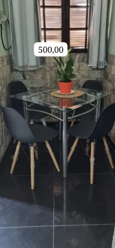 Mesa quadrada inox tampo de vidro  e 4 cadeiras eifel 