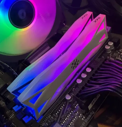 Kit Memórias DDR4 16gb(2x8) 3000MHZ XPG RGB- Loja física