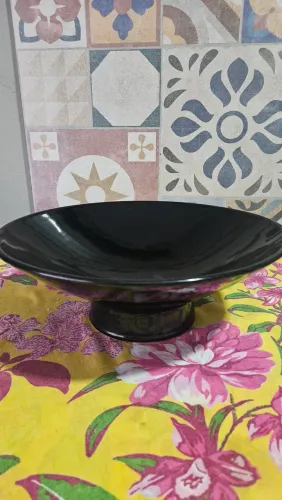 Fruteira de mesa com pé