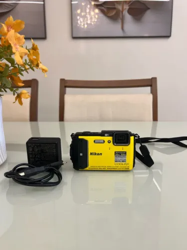 Câmera Nikon aprova de água Nikon Coolpix AW130