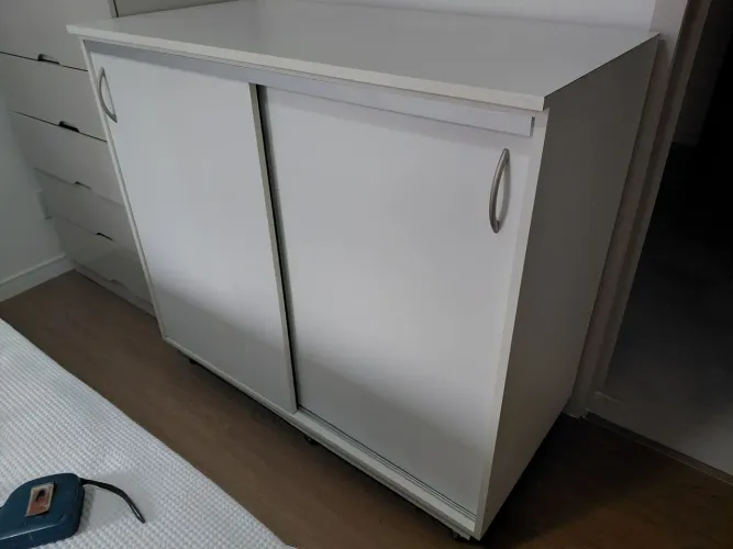 Vendo cômoda guarda roupa otimo estado 