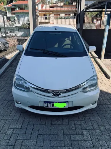Toyota Etios XLS 1.5 Flex 16V 5P Mec. 2013