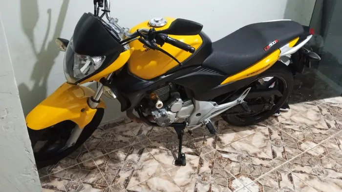 Vendo CB300R, único dono