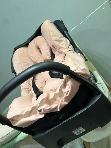 Bebê conforto com base de carro - Safety 1st