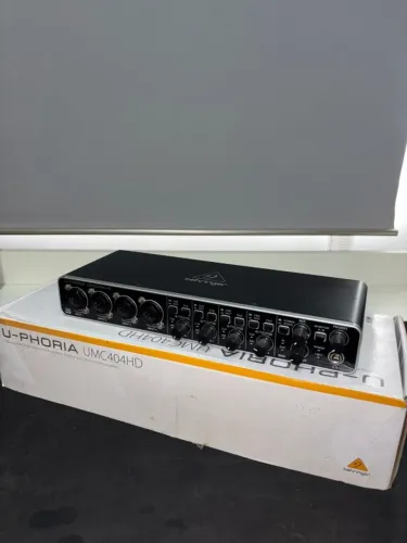 VENDA URGENTE Interface de Áudio Behringer U-Phoria UMC404HD 4 Canais USB