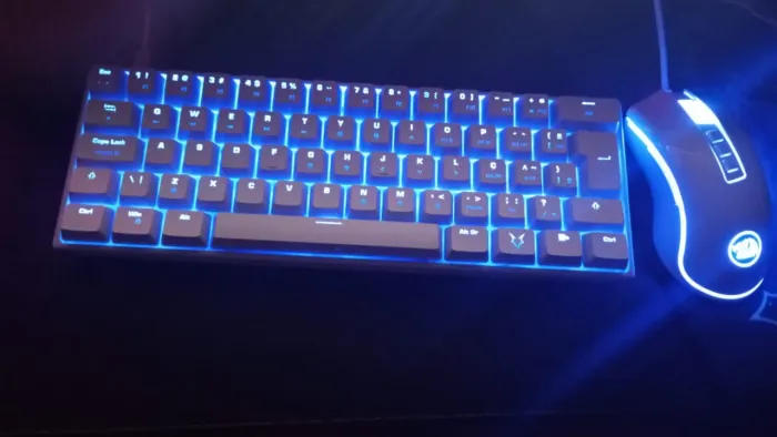 Kit Gamer - Teclado Husky Blizzard Switch Blue + Mouse Redragon Cobra Branco.