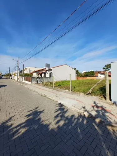 Terreno para venda tem 282 metros quadrados em Itacolomi - Balneário Piçarras - SC