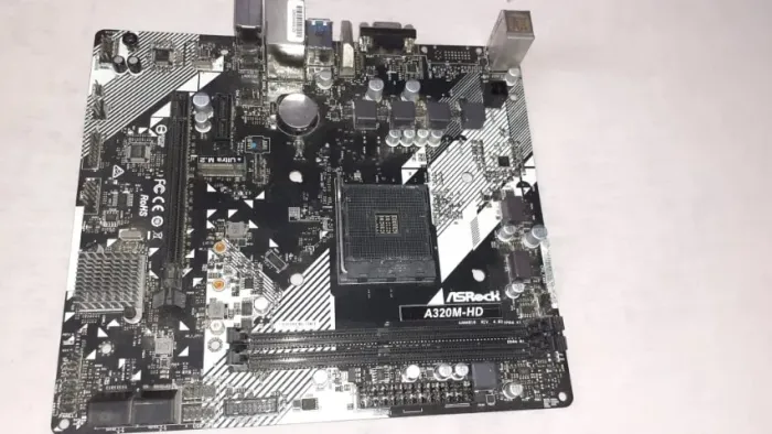 Placa-mãe AM4 Mancer B450M-DA V2SC com defeito (RAM e PCIe)
