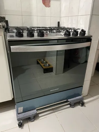 Fogão de 5 bocas da Brastemp