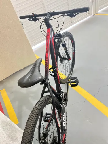 Vendo Bicicleta Oggi 29 brinde capacete