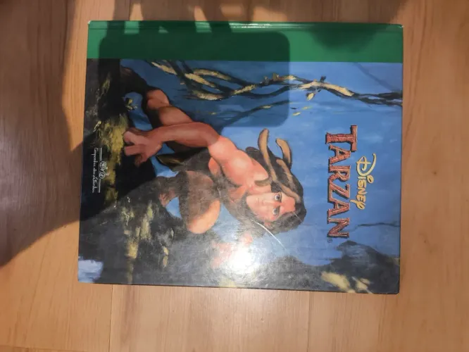 Livro infantil de capa dura Disney Tarzan, publicado no Brasil em 1999 